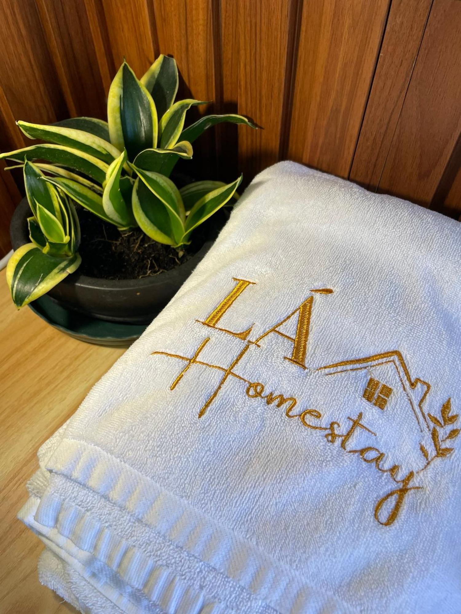 La Garden Homestay Long Xuyen Luaran gambar